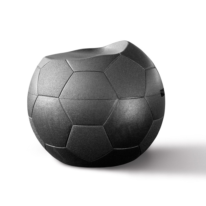 Fußballsitz <em class="search-results-highlight">mit</em> Isolierbox aus schwarzem EPP Fußballsitz <em class="search-results-highlight">mit</em> Isolierbox aus schwarzem EPP